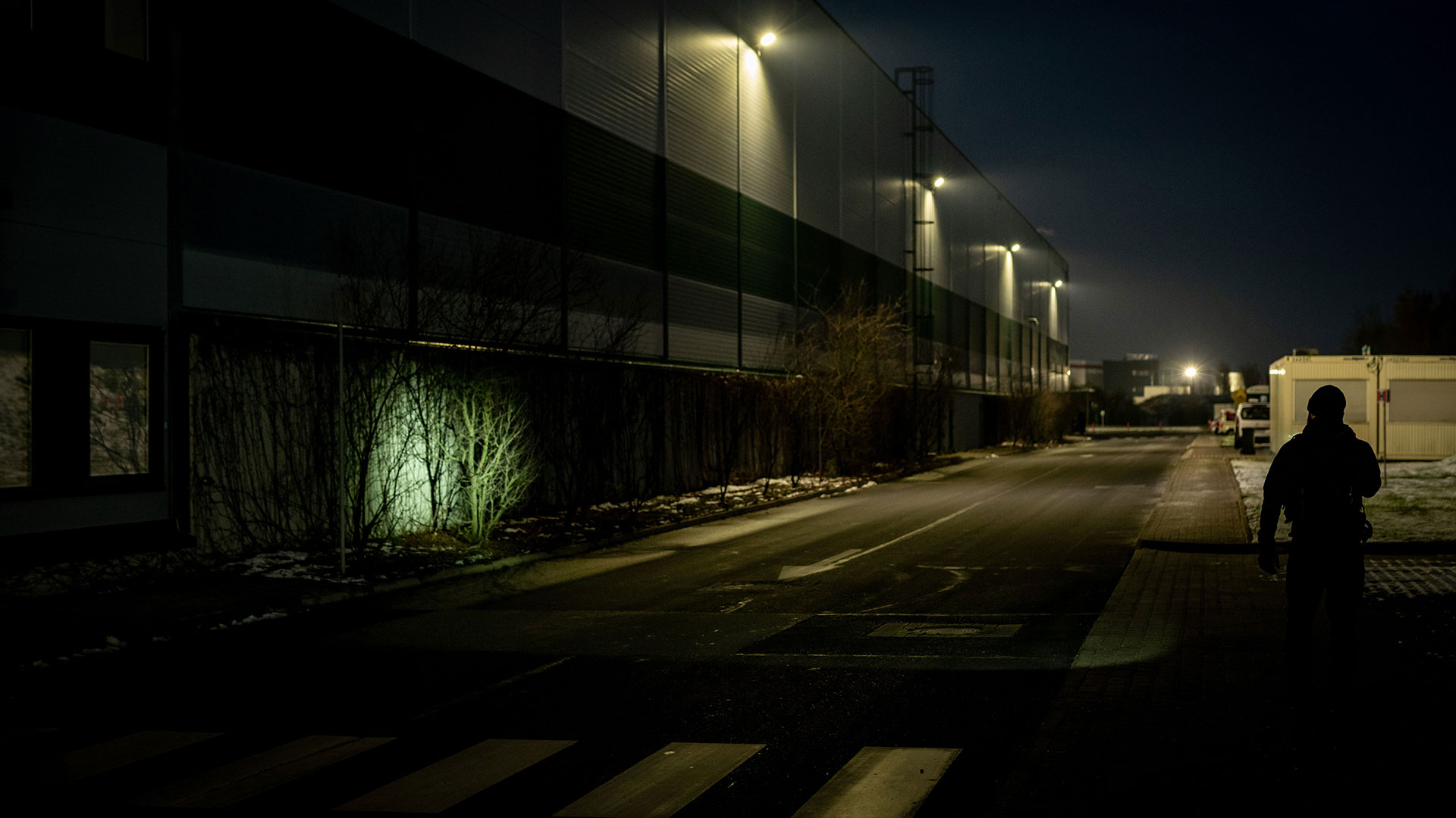 lampe puissante tactique pour police éclairer dans les environnements sombres